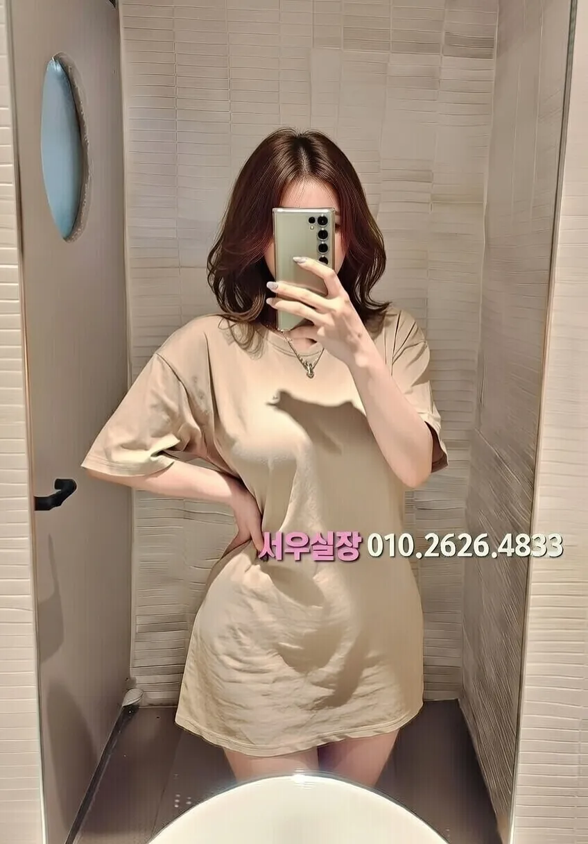 프리미엄 파트너 프로필 2 - 다양한 스타일의 매력적인 파트너