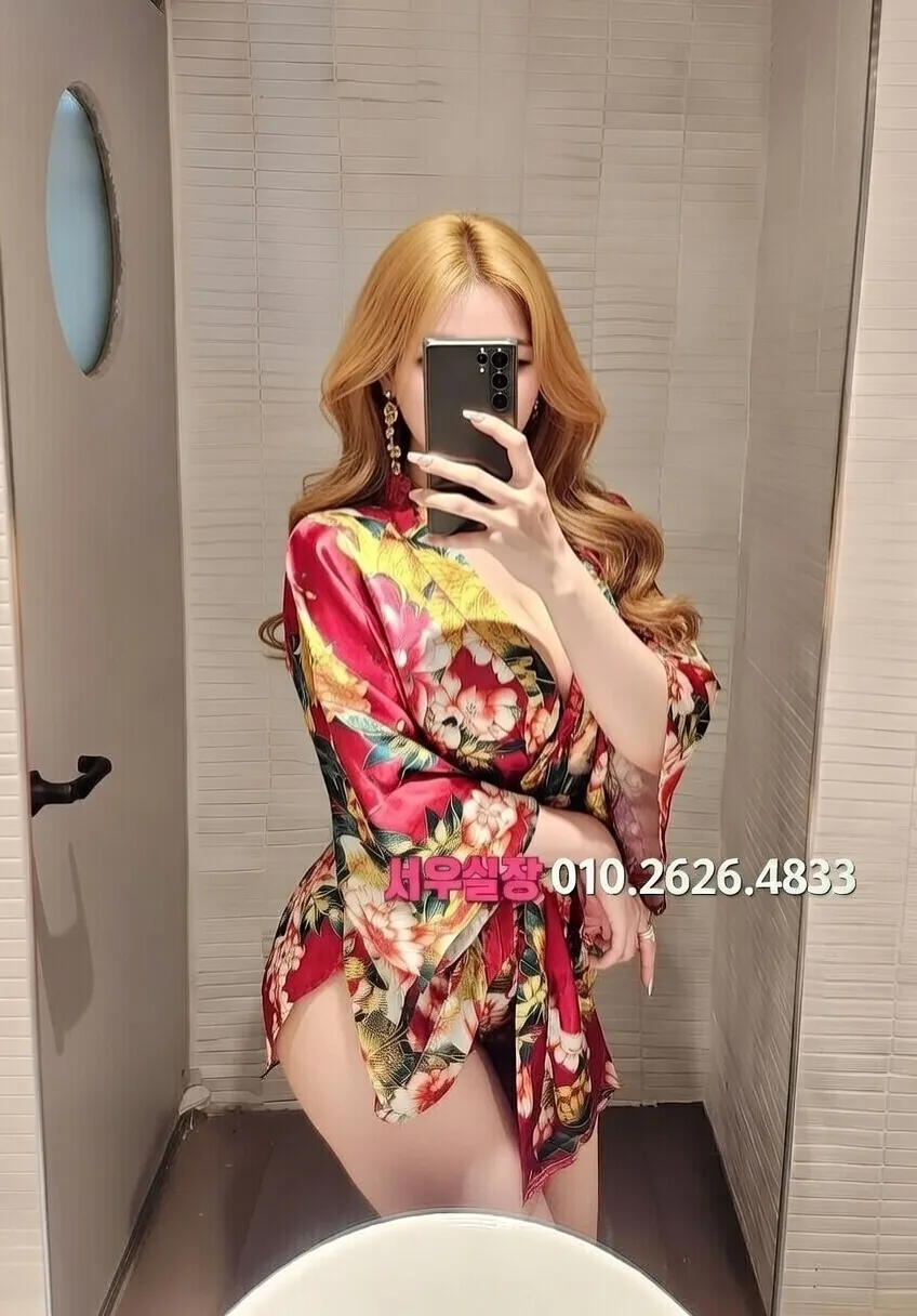 프리미엄 파트너 프로필 7 - 다양한 스타일의 매력적인 파트너